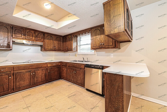 Building Photo - 10912 Bel Air Pl
