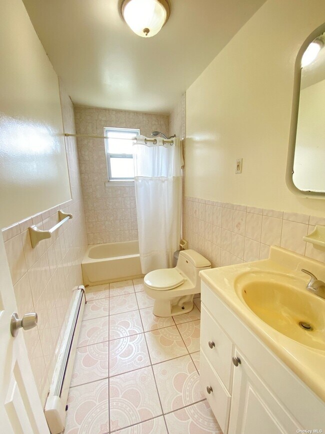 Building Photo - 133-10 133rd Ave