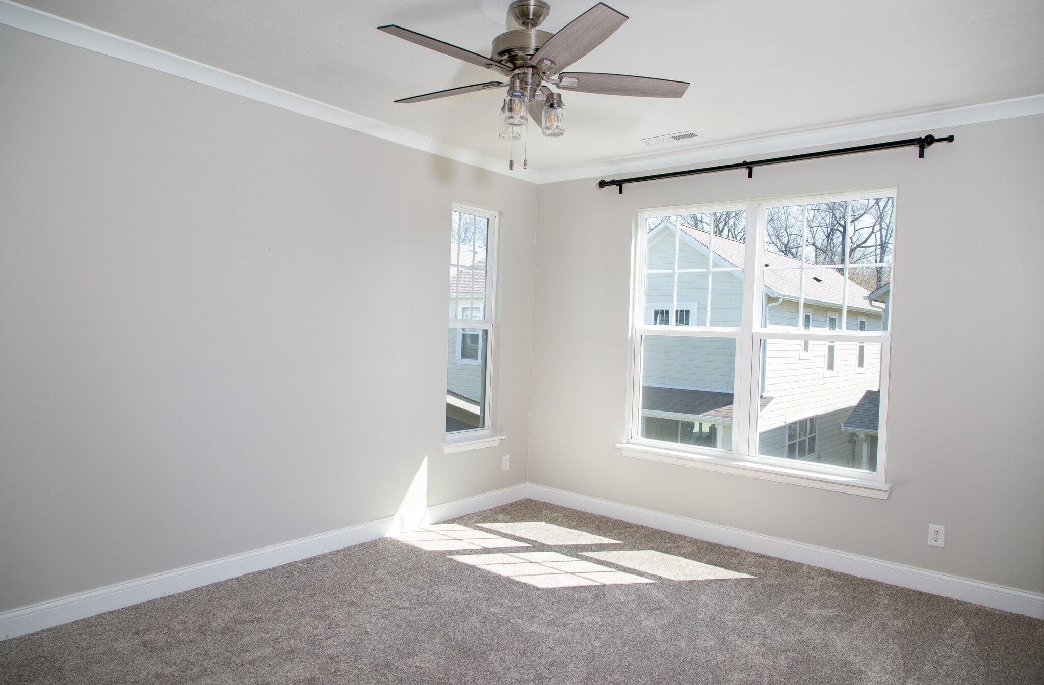 Building Photo - 14277 James Dean Dr