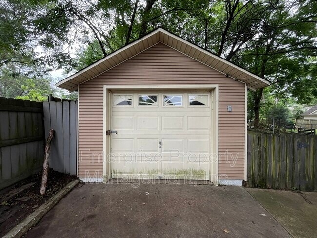 Building Photo - 470 S Prescott