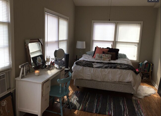 Building Photo - 98 Springdale St