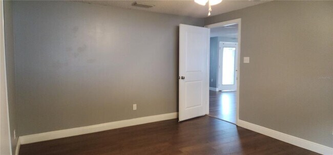 Building Photo - 2408 Kimberly Dr