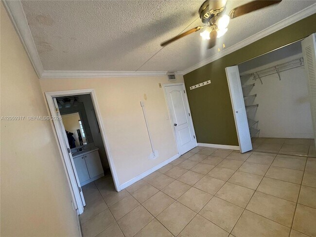 Building Photo - 8600 SW 109th Ave