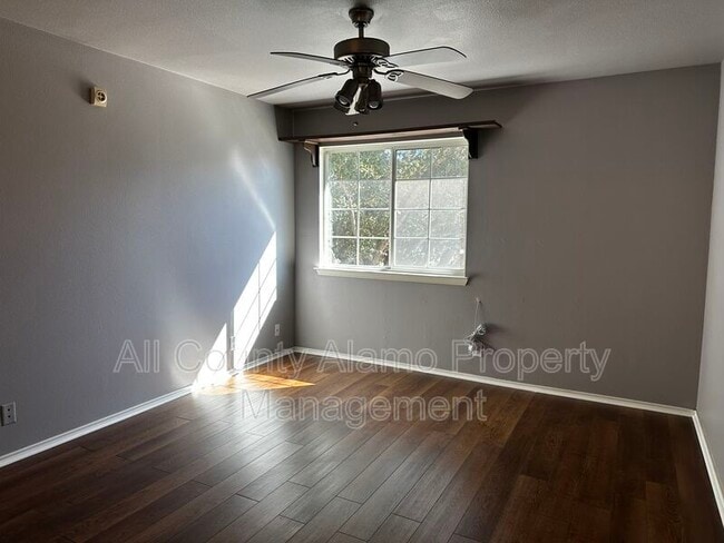 Building Photo - 312 Silver Wing