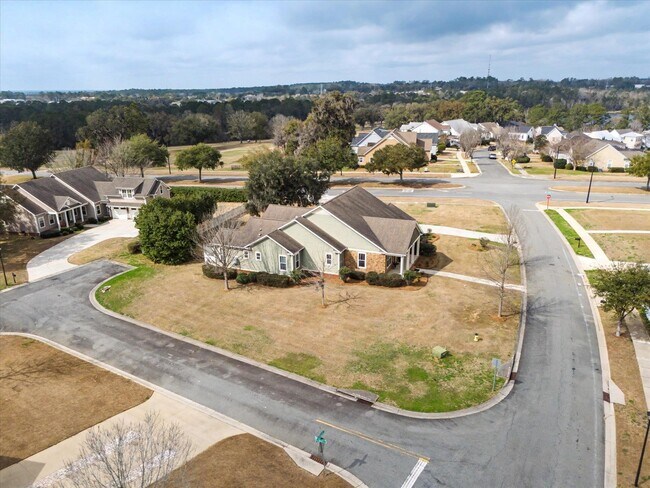 Building Photo - 3078 Dickinson Dr