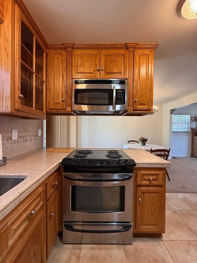 Building Photo - Centrally Located Orcutt Single Story Home