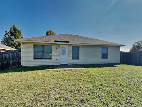 Building Photo - 1501 Queens Brook Ln