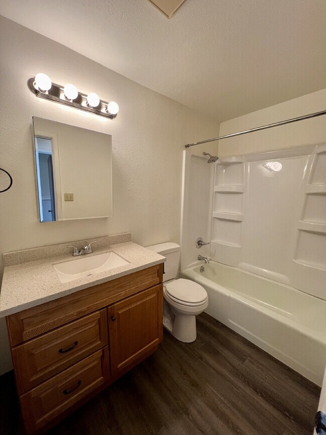 Building Photo - Two Bedroom with Garage Ready Now!