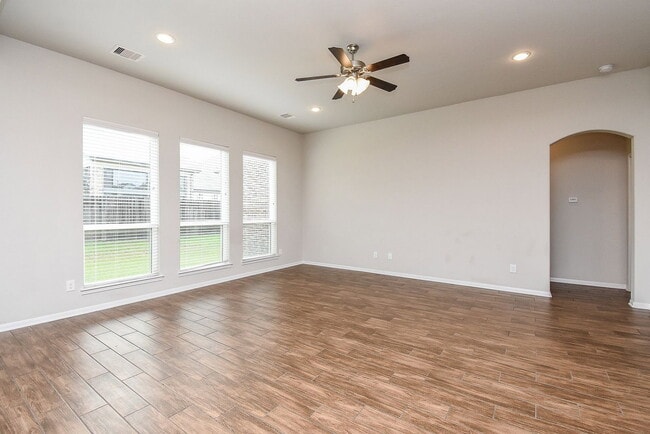 Building Photo - 4442 Buentello Dr