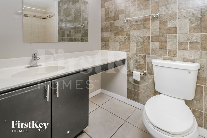 Building Photo - 2998 SW Vittorio St