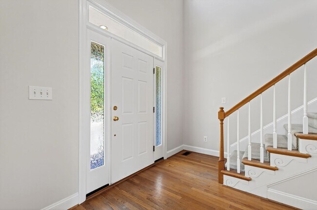 Building Photo - Move-In Ready Gem in Sought-After Dover Ridge!