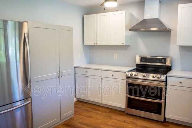 Building Photo - 4779 Lakewood Blvd