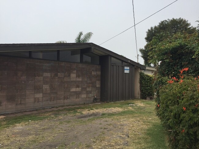 Primary Photo - 6835 Trigo Rd