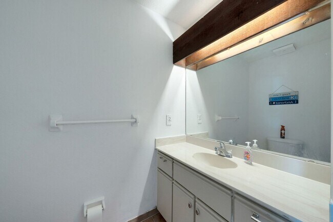 Building Photo - Charming 2BR Condo in Melbourne Beach