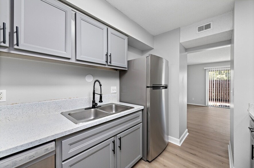 Building Photo - Meadowood Apartments