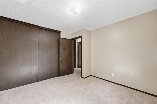 Building Photo - 419 Butler Ave E