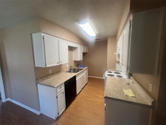 Building Photo - 12207 11th St