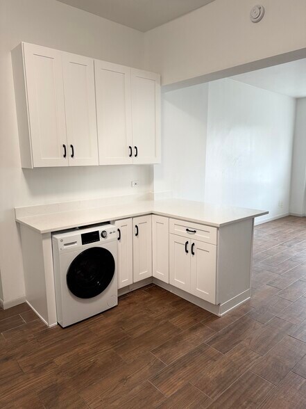 Building Photo - 2814 N Racine Ave