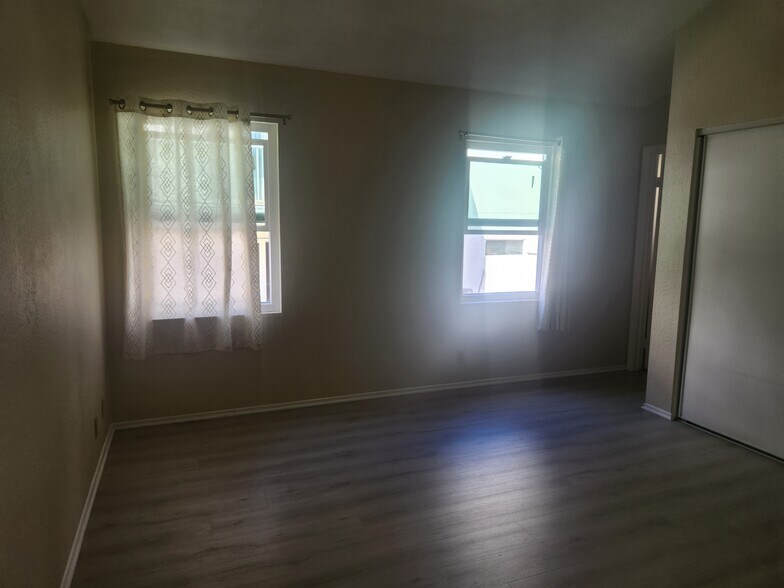 Building Photo - 1208 Roswell Ave