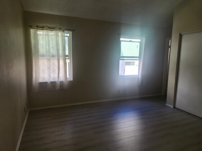 Building Photo - 1208 Roswell Ave