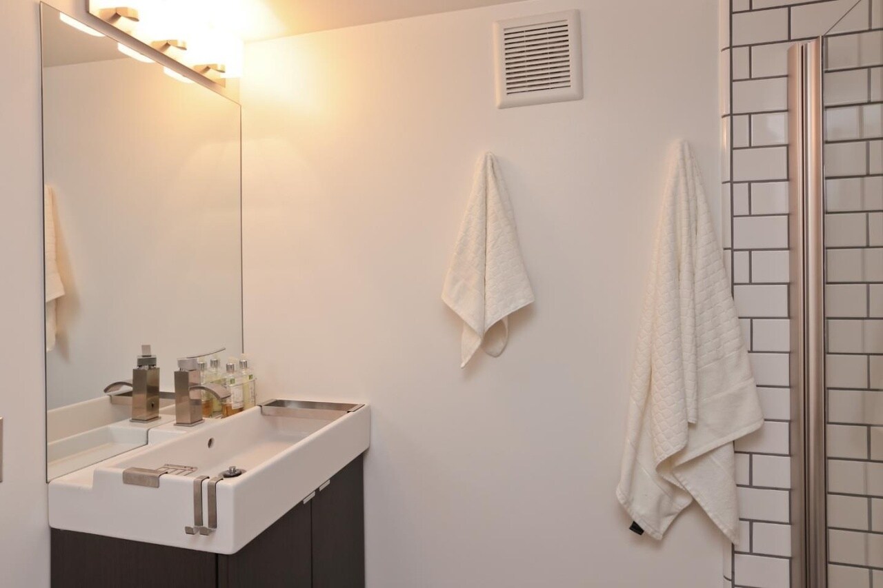 Building Photo - 3534 Oak Knoll Dr