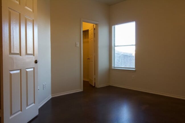 Building Photo - 7219 Golf Way