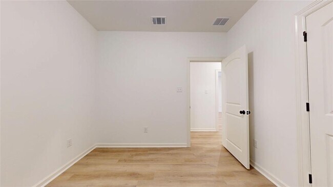 Building Photo - 1023 Pecan Harvest Dr