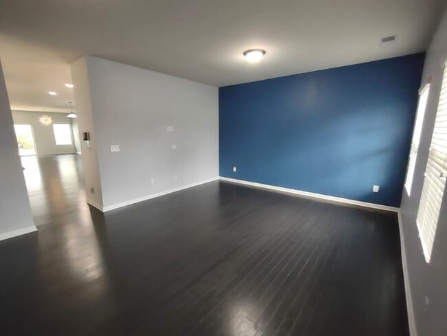Building Photo - Beautiful Home located in the Clarabella C...