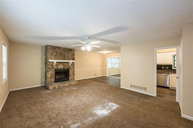 Building Photo - 3038 Courtney Dr