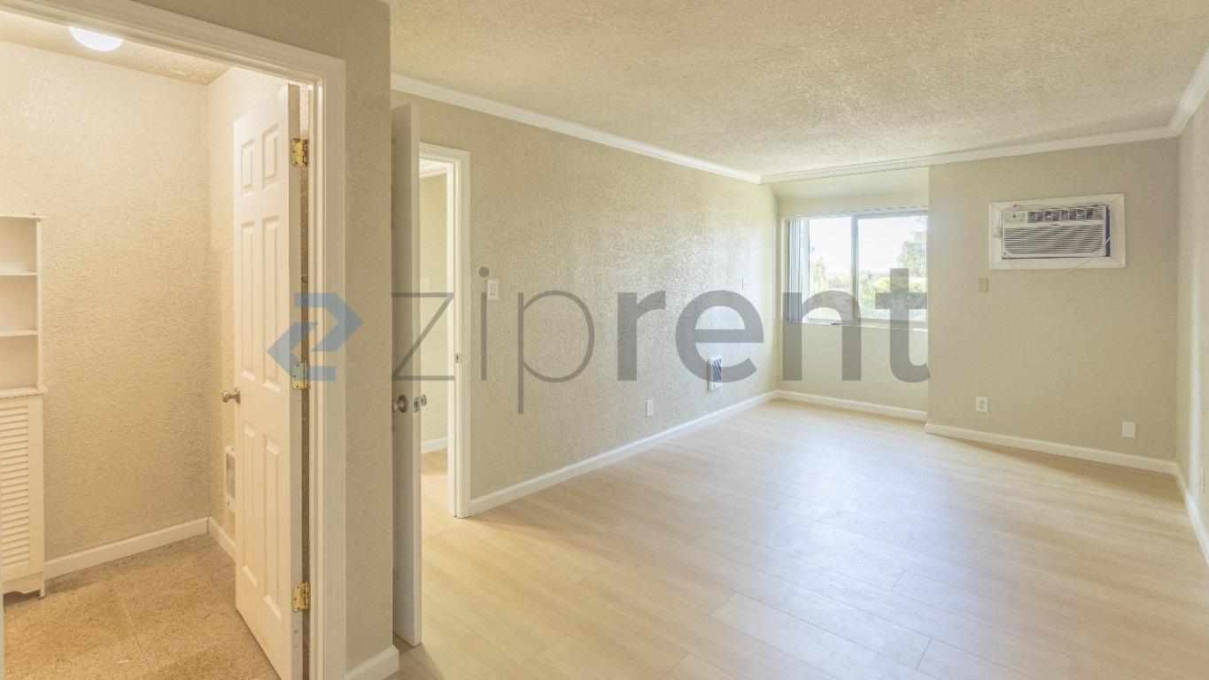 Building Photo - Unit 27