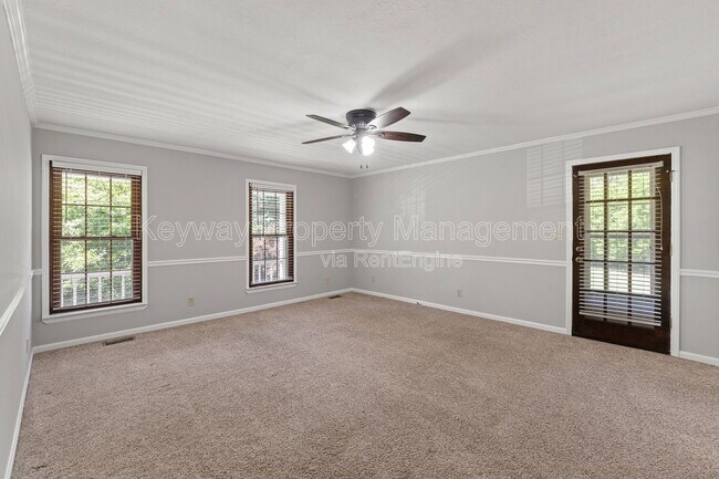 Building Photo - 255 Silver Maple Rd