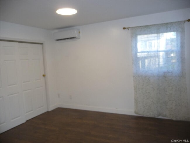 Building Photo - 7 Weather Vane Way