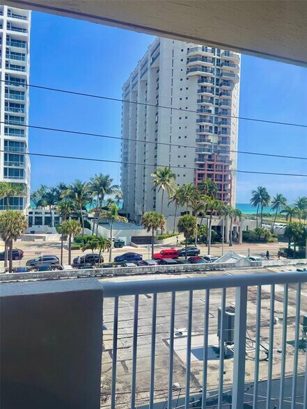 Primary Photo - 6801 Harding Ave