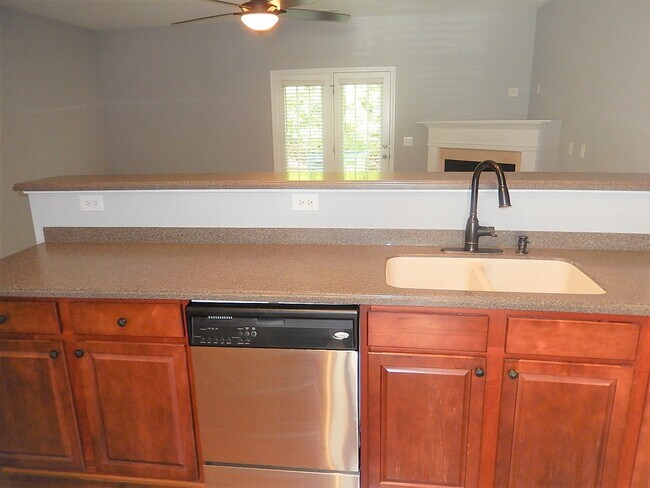 Building Photo - 210 Tallula Ln