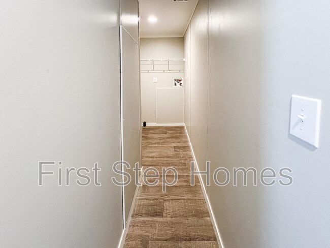 Building Photo - 1021 Conchas