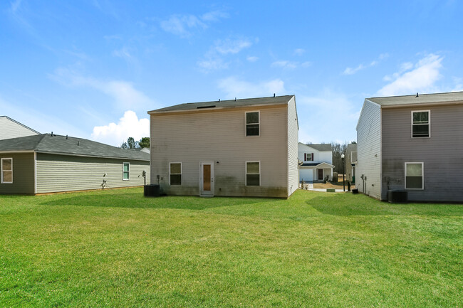 Building Photo - 552 Wagon Trail