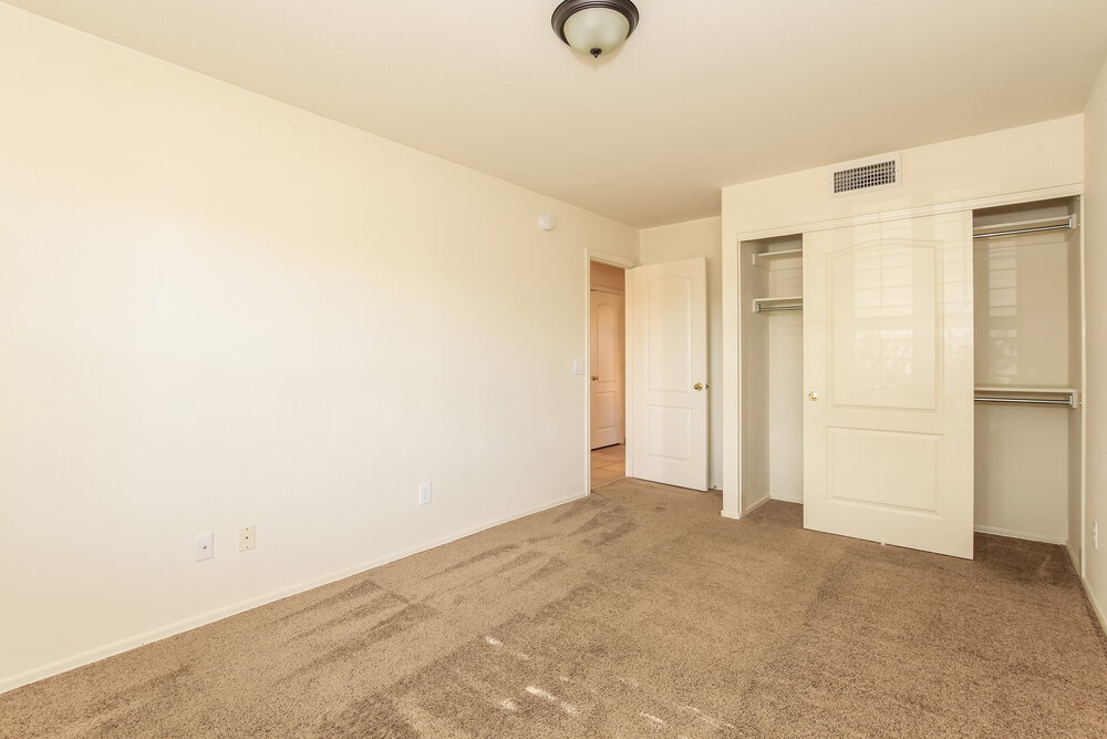 Building Photo - 9960 W Runion Dr