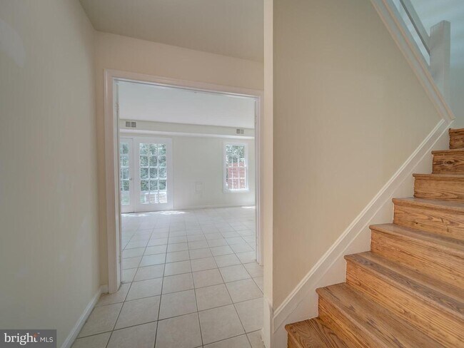 Building Photo - 13186 Putnam Cir