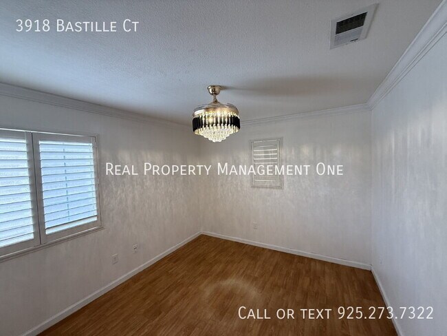 Building Photo - 3918 Bastille Ct