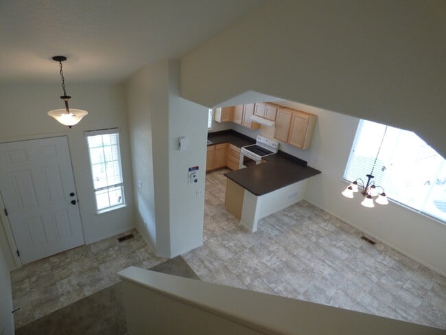 Building Photo - 4 Bed / 2.5 Bath Home in Windsor!