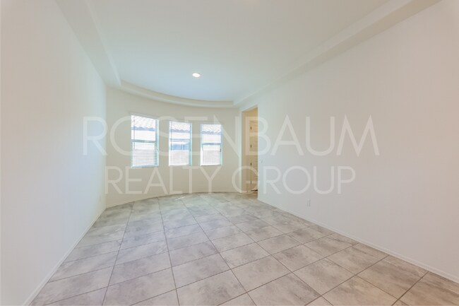 Building Photo - Stunning 4-bedrooms, 3-baths home in the h...