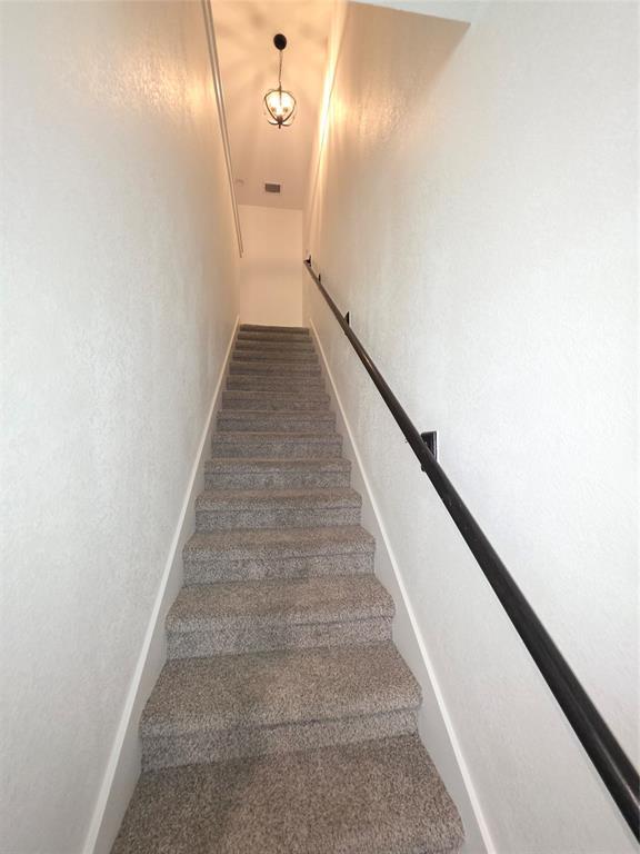 Building Photo - 3013 La Latina Dr