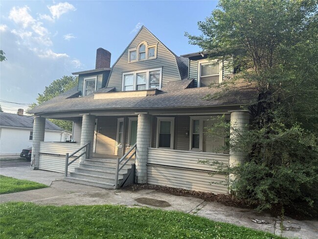 Primary Photo - 337 Riverside Dr