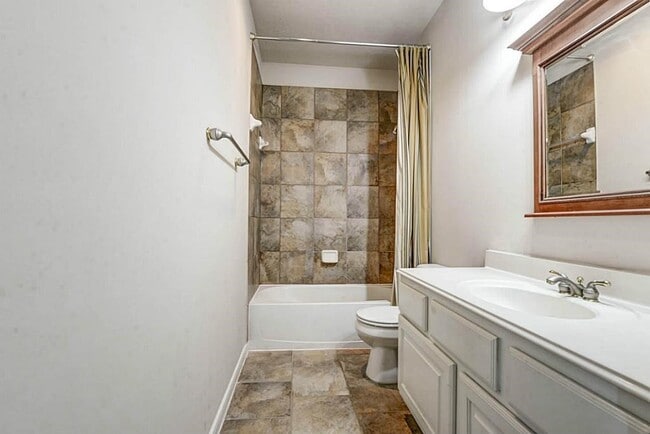 Building Photo - 17415 Memorial Blossom Dr