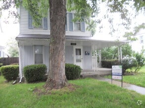 Building Photo - 1 BR Apartment Near Downtown