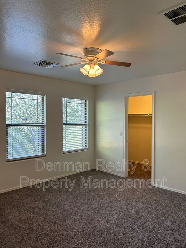 Building Photo - 6526 S 71st Dr