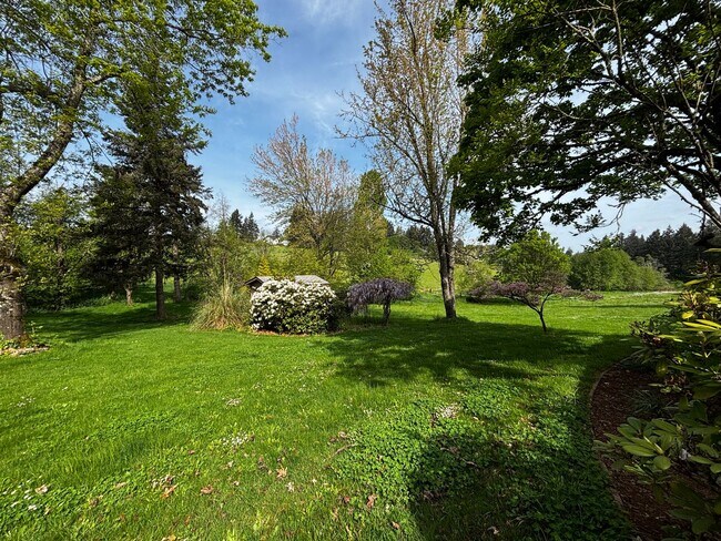 Building Photo - Rare 3-Acre 3BR Home in South Salem – Shops, Workspace & Greenhouses