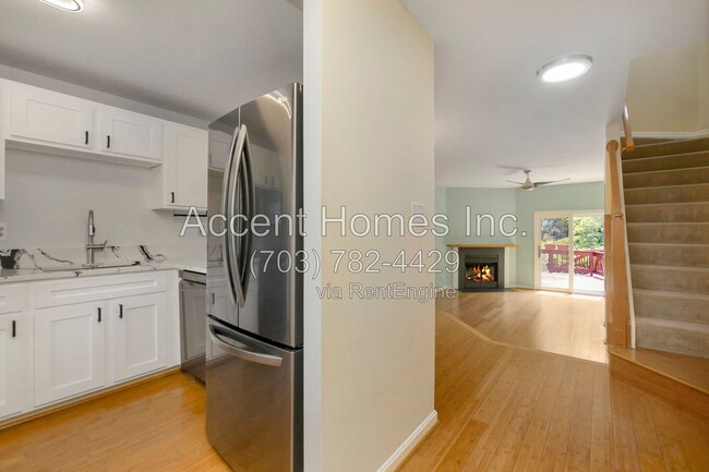 Building Photo - 5818 Wescott Hills Way