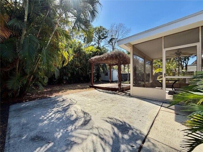 Building Photo - 510 81st Ave N