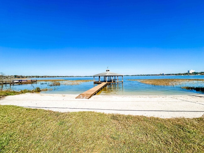 Primary Photo - 1540 Lake Howard Dr